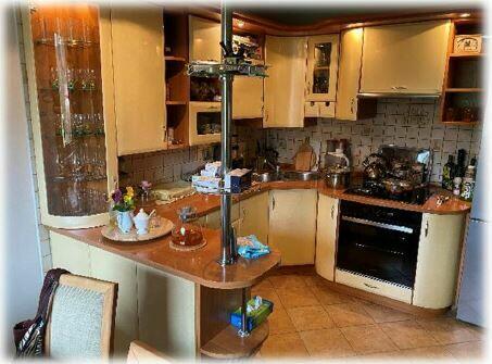 Syndyk sprzeda udział w domu z dużą działką