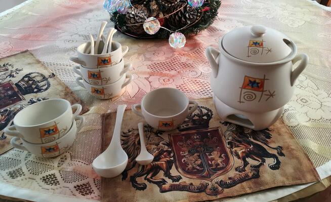 Zestaw stołowy z kamionki