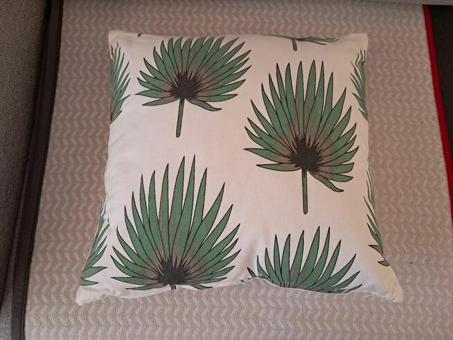 Poduszka dekoracyjna w zielone liście, nowa, do sprzedania