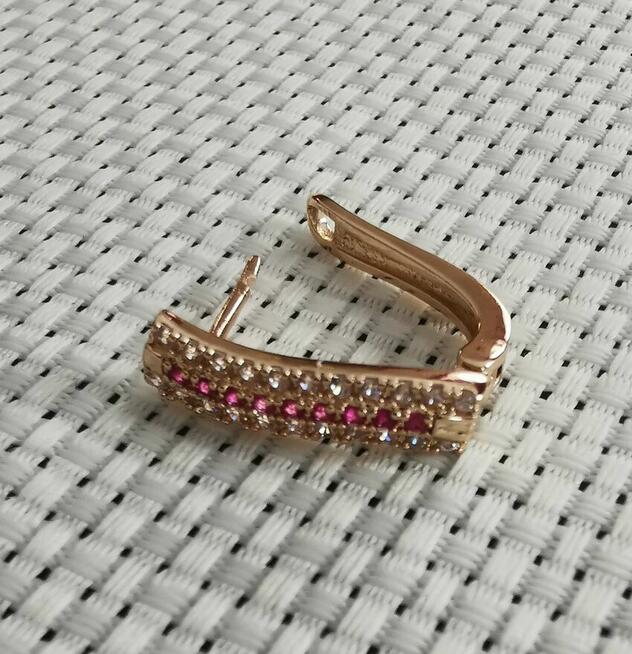 Komplet biżuterii pierścionek i kolczyki