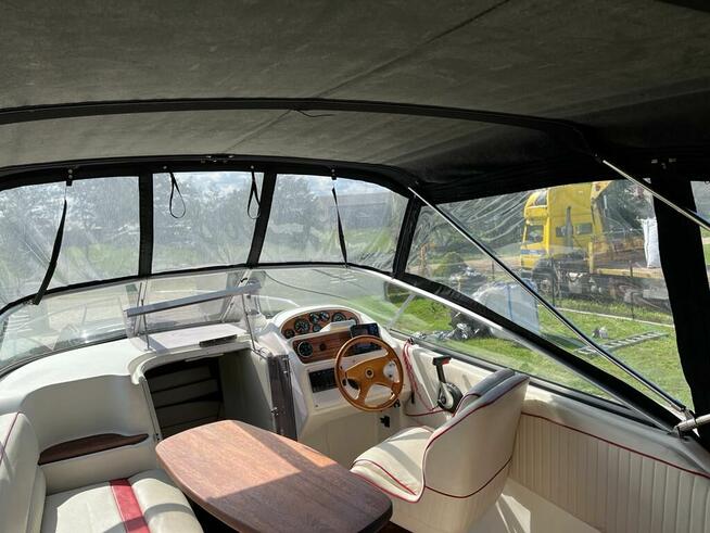 Jacht motorowy Bayliner kabinowy 8 osobowy