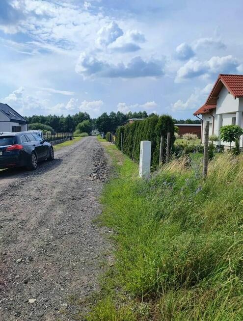 Działka przy lesie – 1281 m2 – prąd, woda, osiedle – idealna