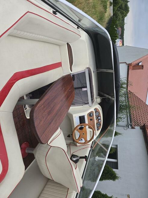 Jacht motorowy Bayliner kabinowy 8 osobowy