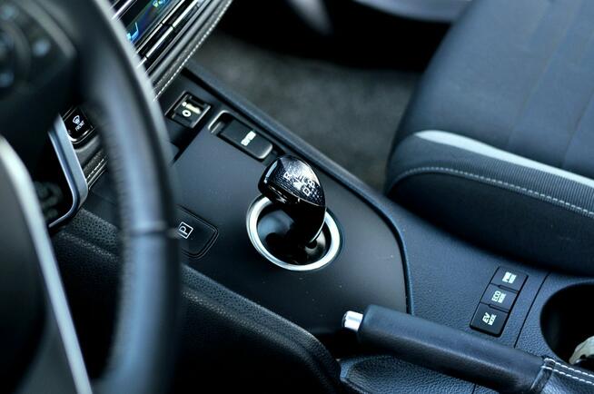 Toyota Auris _1.8 136KM_HYBRID_Led_Kamera_Navi_Climatronic_Serwis_