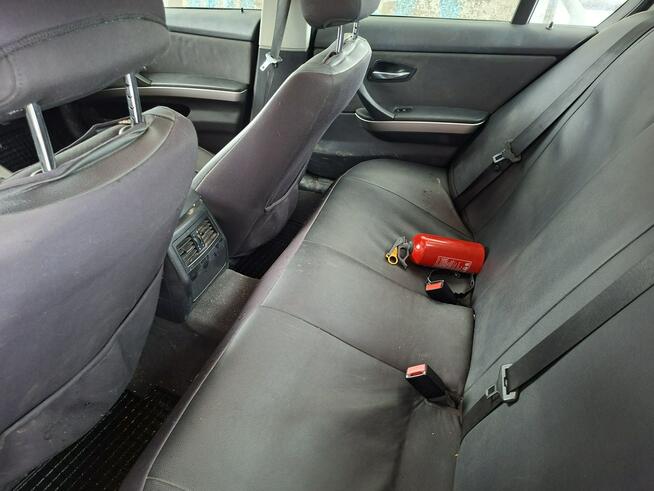 BMW 320 2.0 diesel 6 biegów ważne opłaty