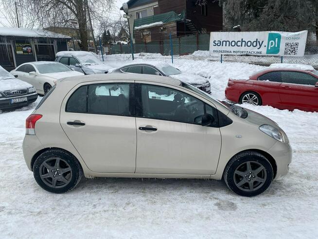 Toyota Yaris 1.0vvti 68KM klima tylko 90 tys km bez w kładu stan idealny 2x koła