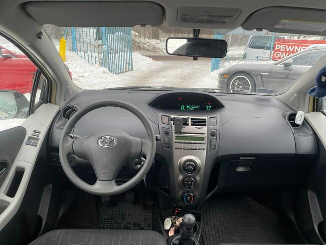 Toyota Yaris 1.0vvti 68KM klima tylko 90 tys km bez w kładu stan idealny 2x koła