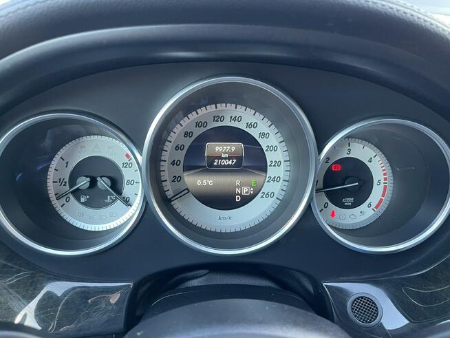 Mercedes CLS 350 AMG Line 4Matic Kamera Szyberdach Skóra 258KM
