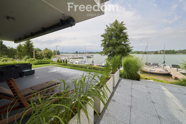 Apartament w Rydzewie z własną mariną