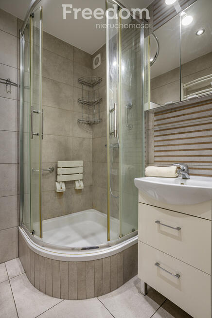 3 pokoje na 3 piętrze do wlasnej aranżacji, 60 m2