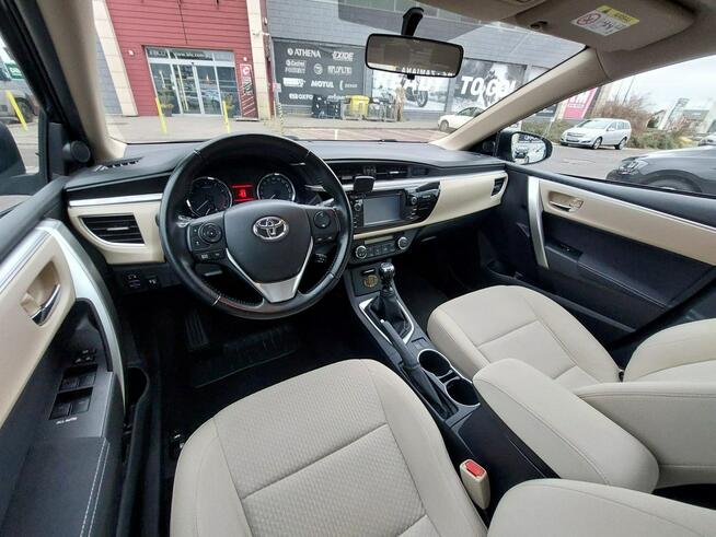 Toyota Corolla 1,6 benzyna 138 tys km Sedan Salon Polska