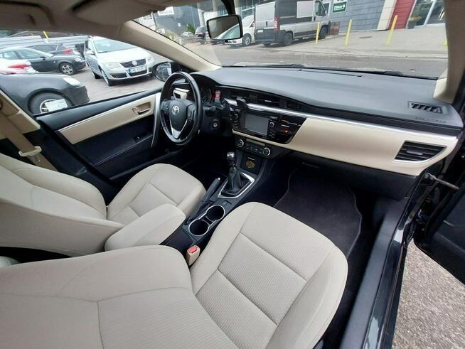 Toyota Corolla 1,6 benzyna 138 tys km Sedan Salon Polska