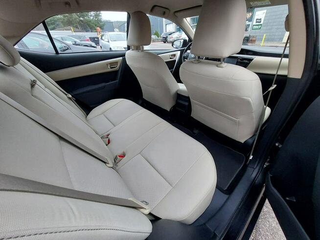 Toyota Corolla 1,6 benzyna 138 tys km Sedan Salon Polska