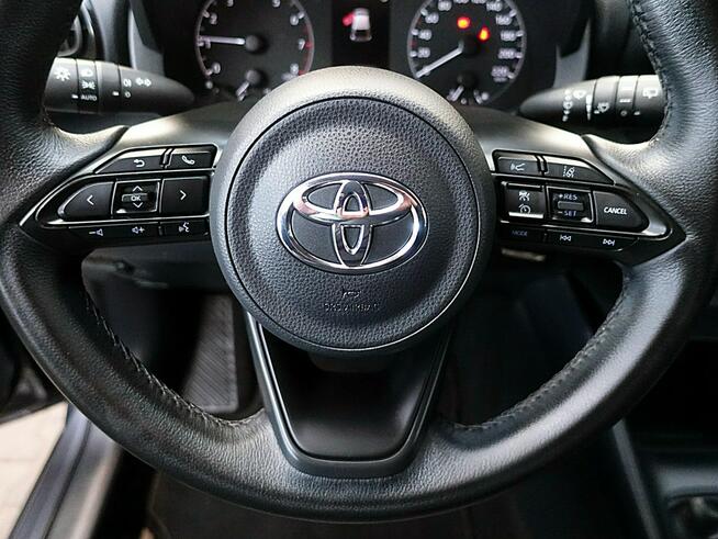 Toyota Yaris Navi+TEMPOMAT AKTYWNY+Parktronic GWAR. serwisowany 1wł KRAJOWY Bezwyp