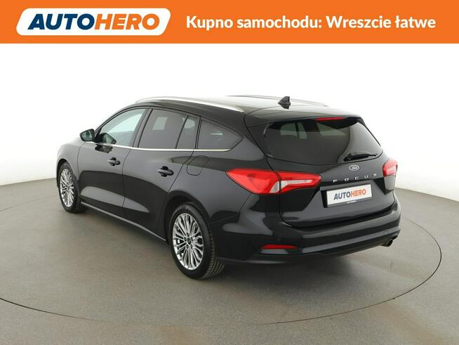 Ford Focus automat full LED navi klima auto grzane fotele czujniki patkowania