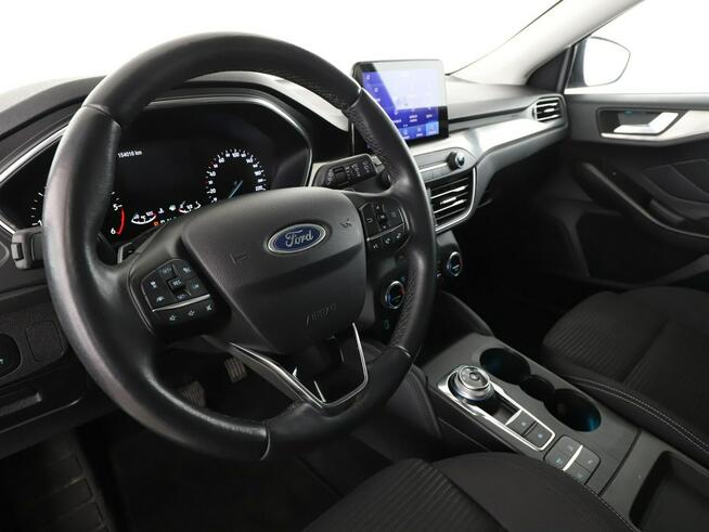 Ford Focus automat full LED navi klima auto grzane fotele czujniki patkowania