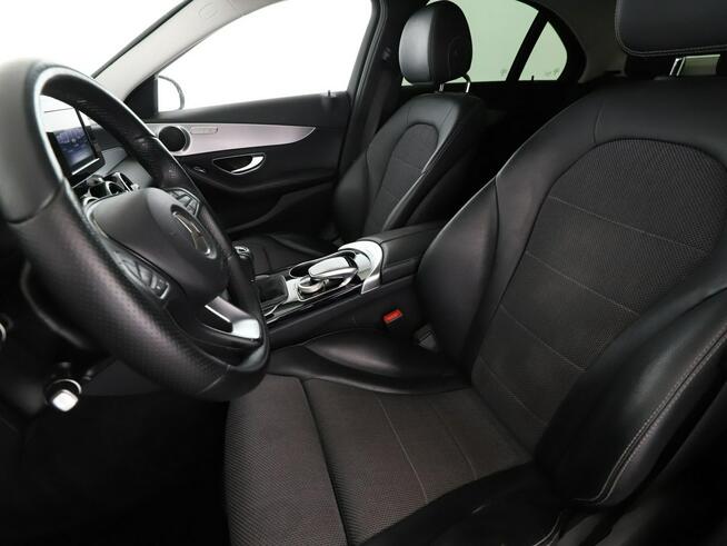 Mercedes C 180 półskóra navi klima auto czujniki parkowania grzane fotele