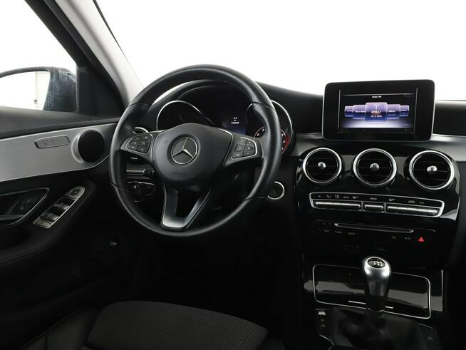 Mercedes C 180 półskóra navi klima auto czujniki parkowania grzane fotele