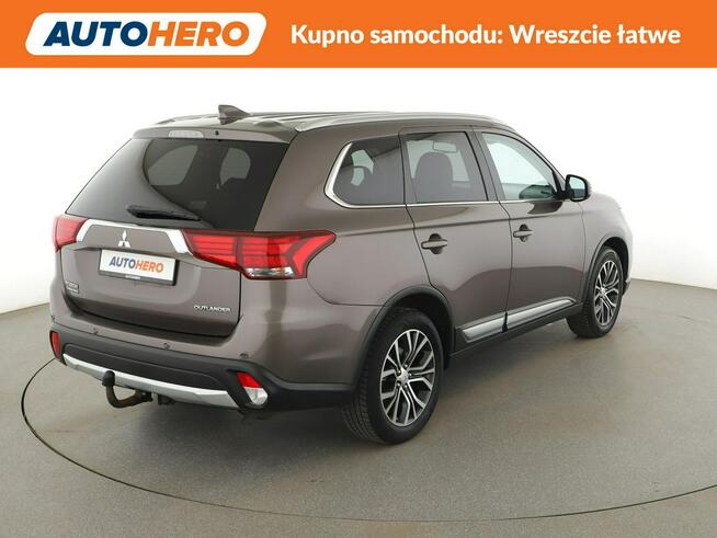 Mitsubishi Outlander 7os. Automat Navi Kamera cofania Klimatyzacja Podgrzewane fotele Bluet