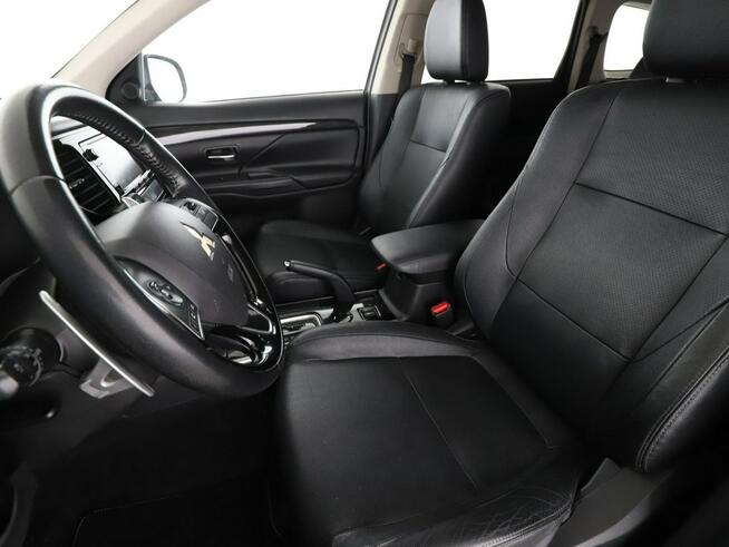 Mitsubishi Outlander 7os. Automat Navi Kamera cofania Klimatyzacja Podgrzewane fotele Bluet