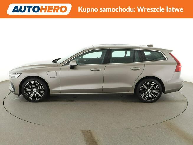 Volvo V60 Inscription Expression PHEV AWD T6 panorama navi kamera grzane fotele