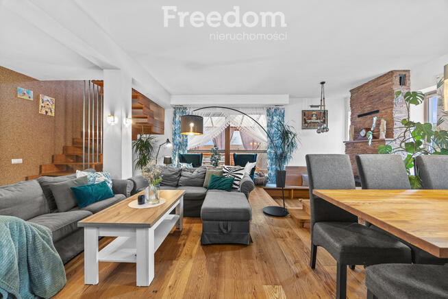 Piękny dom jednorodzinny z kominkiem