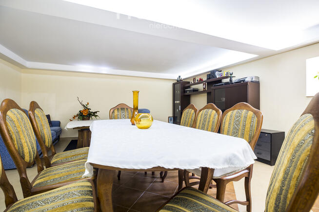 Kamienica z najemcami obok Galerii Rzeszów