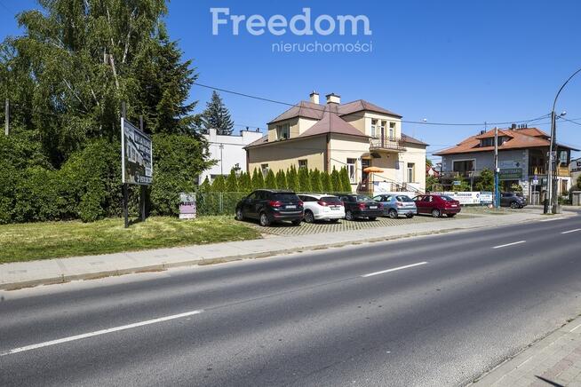 Kamienica z najemcami obok Galerii Rzeszów