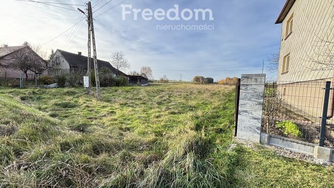 Działka na mały dom dwupoziomowy!
