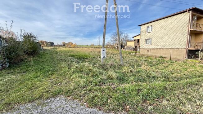 Działka na mały dom dwupoziomowy!