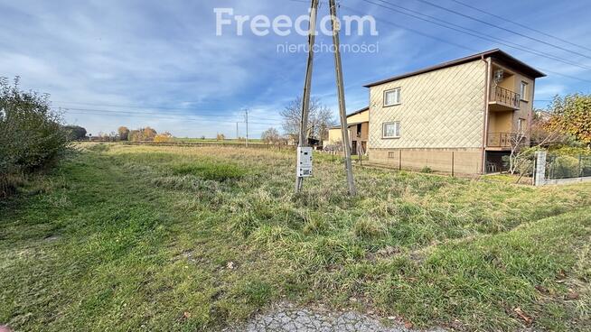 Działka na mały dom dwupoziomowy!