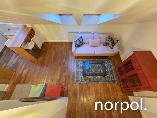 Jasne dwupoziomowe mieszkanie z windą, po remoncie – Grzegórzecka