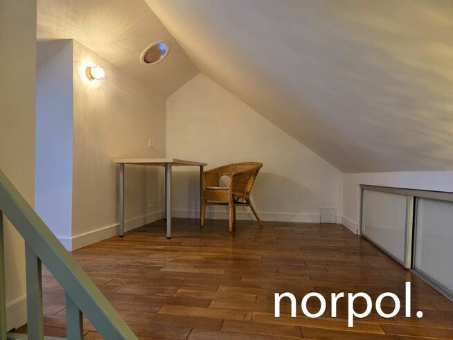 Jasne dwupoziomowe mieszkanie z windą, po remoncie – Grzegórzecka