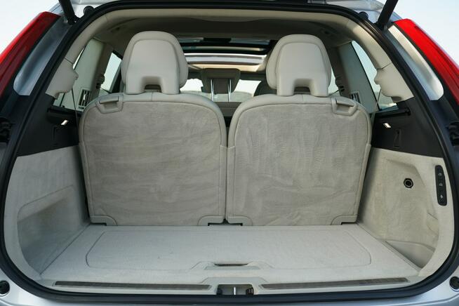 Volvo XC 90 TOTALNY MAX panorama FUL LED hak el.alarm KAMERY 360 pneumat BOWERS