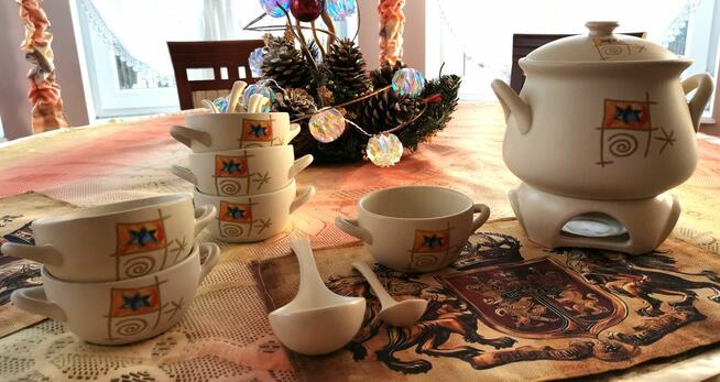 Zestaw stołowy z kamionki