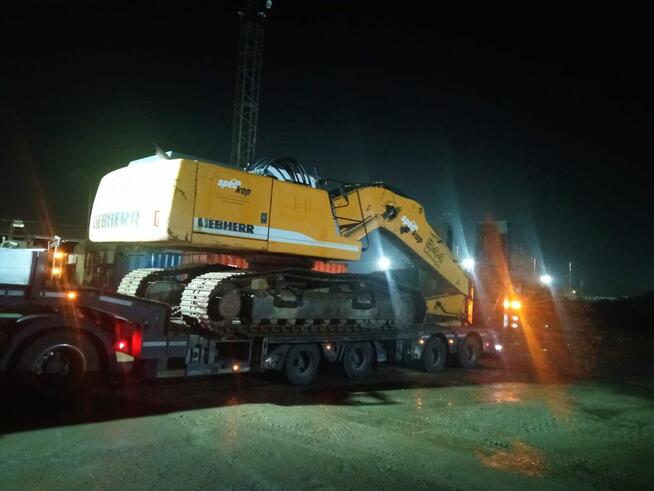 Transport ponadgabarytowy maszyn rolniczych budowlanych