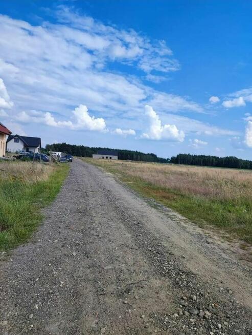 Działka przy lesie – 1281 m2 – prąd, woda, osiedle – idealna