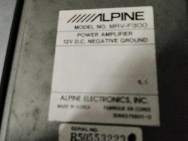 Alpine MRV-F300 . Czterokanałowy.