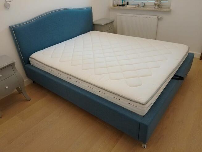 Łóżko tapicerowane Livio 160x200 Fabryka Sypialni materac