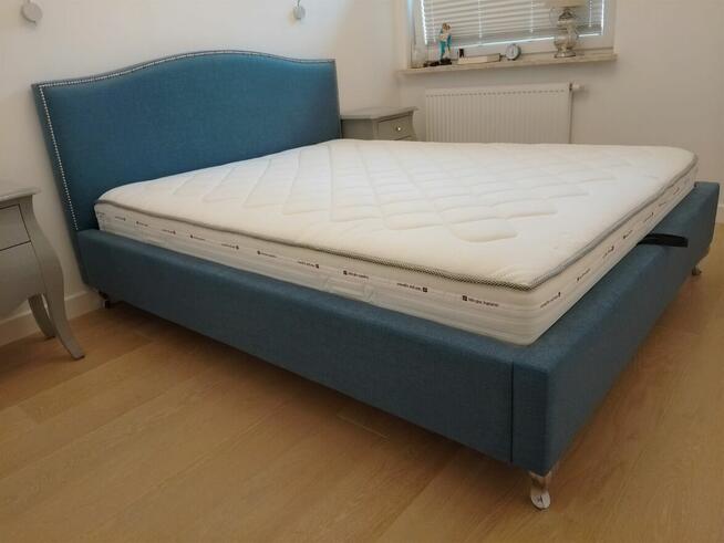 Łóżko tapicerowane Livio 160x200 Fabryka Sypialni materac