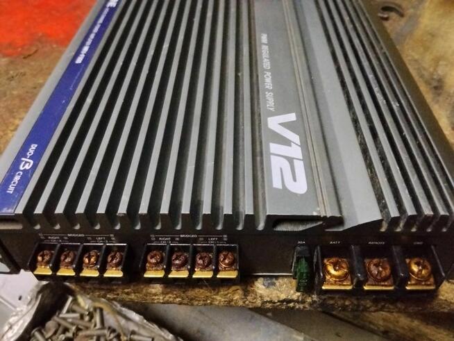 Alpine MRV-F300 . Czterokanałowy.