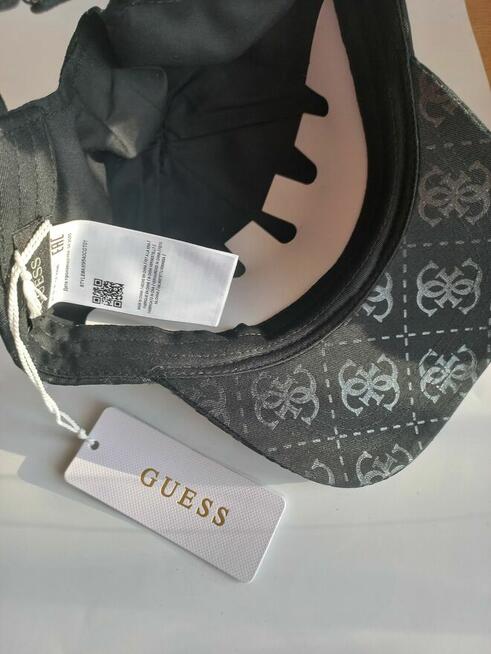 Orginalna czapka z daszkiem Guess