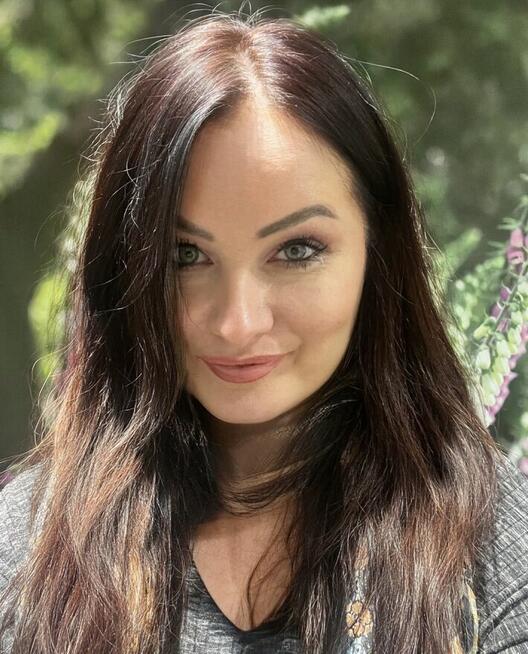 Atrakcyjna i zadbana Pani pozna Pana