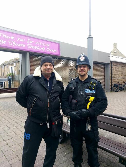 Poznam bezpruderyjna otwarta dziewczyne - kobiete, Pania