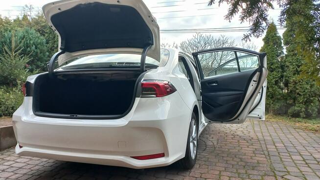 Toyota Corolla E-CVT 1.8 Hybryda Pełna historia FV23% 51 tys export Kamera cofania