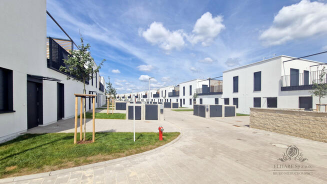 Mieszkanie Atrialne 82,49m2 +ogród 17,01m2 + taras 21,95m2 + mp/ Jagodno