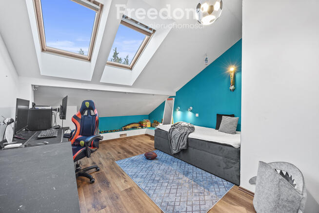 Piękny dom jednorodzinny z kominkiem