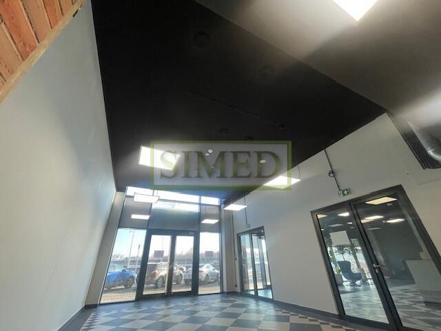 Showroom ,parter, 5 m wysokość, dostęp 24h,ochrona