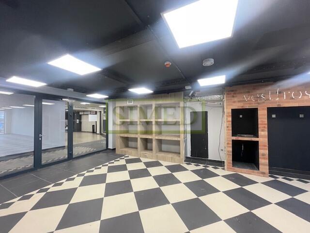 Showroom ,parter, 5 m wysokość, dostęp 24h,ochrona