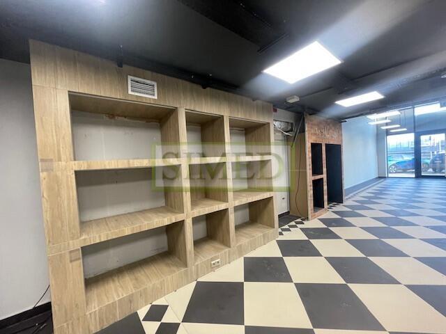 Showroom ,parter, 5 m wysokość, dostęp 24h,ochrona